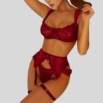 Ensemble Lingerie Éclat Rouge – Satin et Dentelle Envoûtante