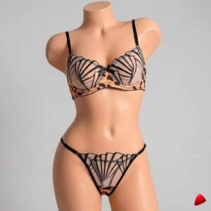 Ensemble Lingerie Travesti Léopard Romantique - photo principale travesti & crossdresser