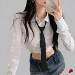 Chemise Cropped Travesti chemise cropped cravate, image principale, conçue pour morphologie homme féminisé