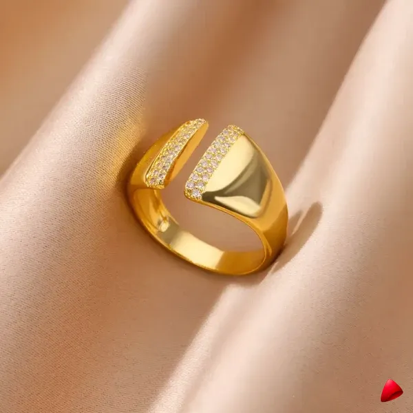 Bague Travesti Signet Pave Zircon Or Acier - galerie