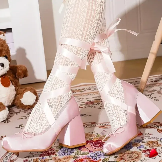 Ballerine Travesti Mary Janes Ruban Croise Talon Bloc Retro - galerie