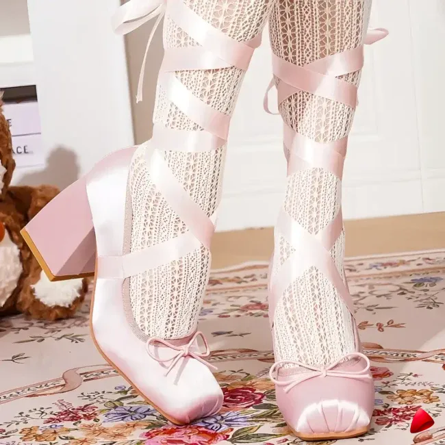 Ballerine Travesti Mary Janes Ruban Croise Talon Bloc Retro - galerie