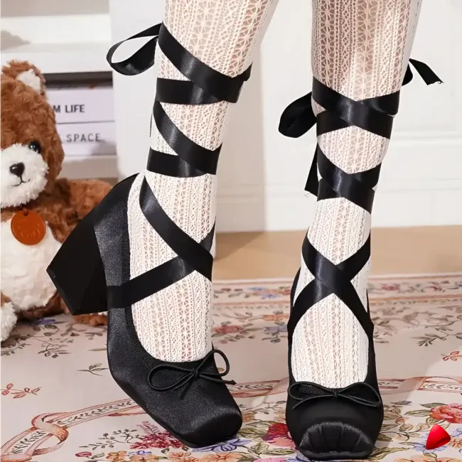 Ballerine Travesti Mary Janes Ruban Croise Talon Bloc Retro - galerie