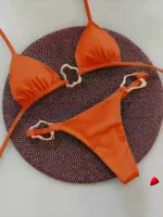 Bikini Travesti Ornement Métal Doré Triangle Lace Up — galerie