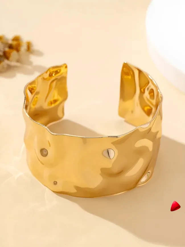 Bracelet Bras Travesti Manchette Texture Martelee Or Large - galerie