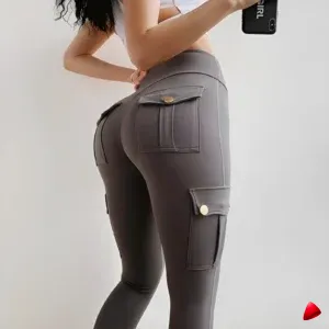 Legging Cargo Travesti Push-up Poches — galerie