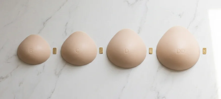 Prothèses mammaires travesti : 4 tailles bonnet B C D DD comparatif silicone