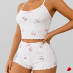 Ensemble Pyjama Cerises Travesti Cami Backless Crop - photo principale travesti & crossdresser