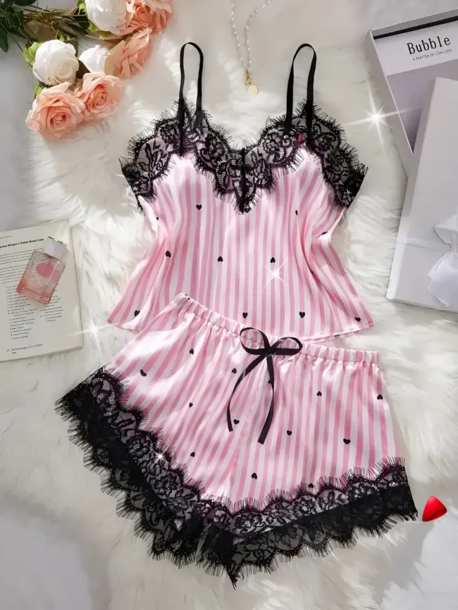 Ensemble Pyjama Travesti Satin Rayé Dentelle V-Neck - galerie