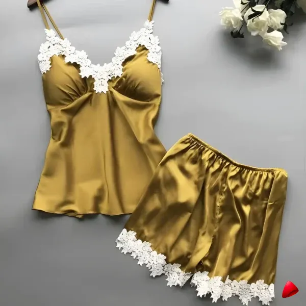Ensemble Pyjama Travesti Satin Cami Dentelle Crochet + Short — galerie