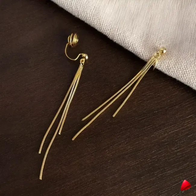 Boucles d'Oreilles Travesti Longues Chaine Pompon Or — galerie