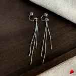 Boucles d'Oreilles Travesti Longues Chaine Pompon Or — galerie