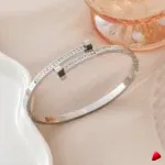 Bracelet Travesti Cuff Tete Ongle Strass Hexagonal — galerie