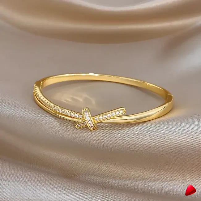 Bracelet Travesti Jonc Torsade Noeud Or Strass Plaque — galerie
