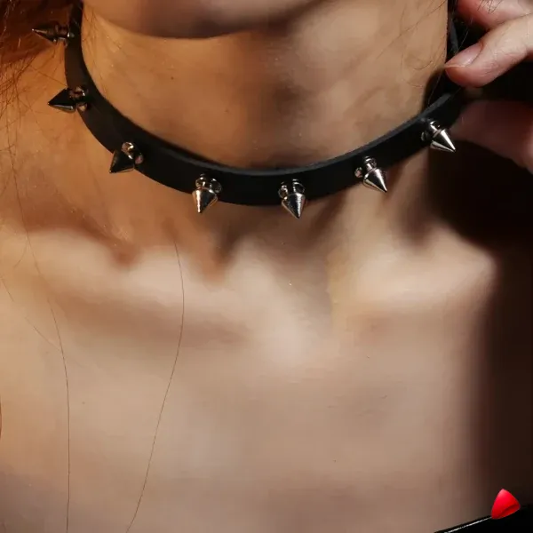 Collier Travesti Punk Cloute Faux Cuir Choker Halloween — galerie