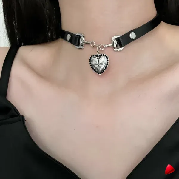 Collier Travesti Punk Rebelle Coeur Cuir Grunge Vintage — galerie