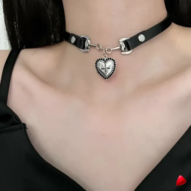 Collier Travesti Punk Rebelle Coeur Cuir Grunge Vintage — galerie